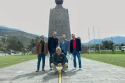 Equipe da EWTN com a equipe da comissão de comunicações do IEC Quito 2024 nos arredores de Quito, Equador.