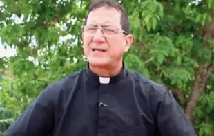 Padre Alberto Reyes.