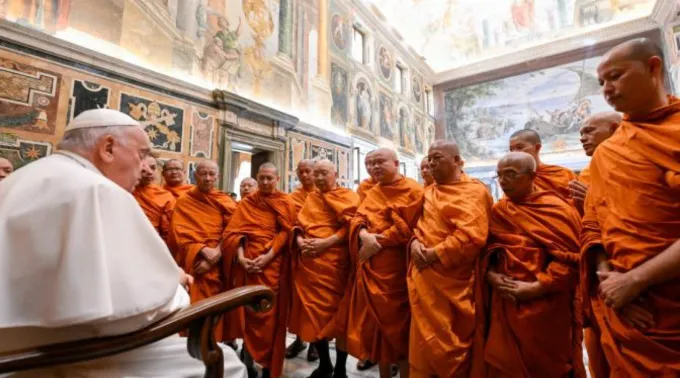 Papa Francisco com delegação de monges budistas da Tailândia ?? 