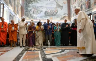 Papa Francisco em audiência ontem (3) com membros do Movimento dos Focolares no Vaticano.