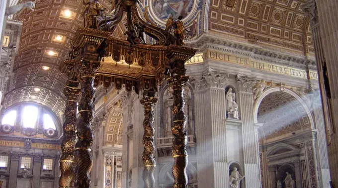 O famoso baldaquino de Bernini na Basílica de São Pedro ?? 