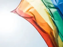 Bandeira do orgulho gay. Imagem referencial.