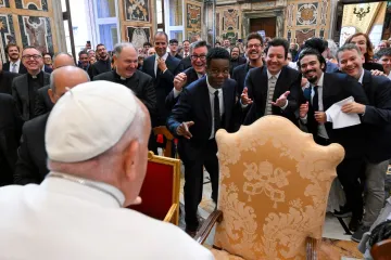 Papa Francisco recebe humoristas no Vaticano