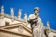 Estátua de são Pedro no Vaticano.