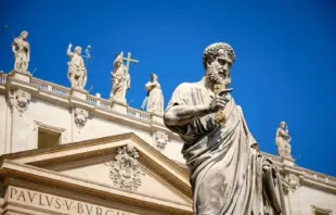 Estátua de são Pedro no Vaticano.