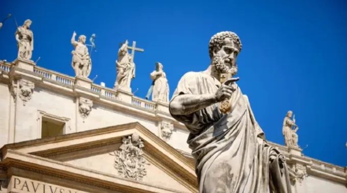 Estátua de são Pedro no Vaticano ?? 