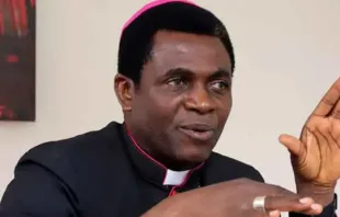 Dom Gerald Mamman Musa em visita à sede da fundação pontifícia Ajuda à Igreja que Sofre (ACN) na Alemanha em maio.