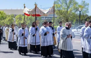 Procissão eucarística em Columbia, Carolina do Sul, EUA, em 6 de abril de 2024.