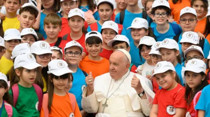 Papa Francisco com jovens ?? 