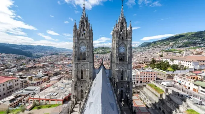 Basílica do Voto Nacional em Quito