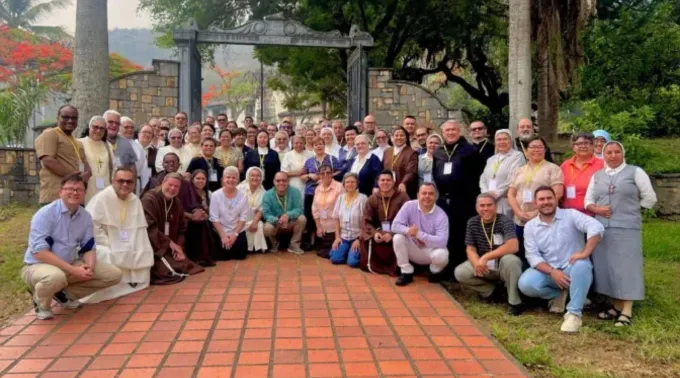 Membros da CONVER em assembleia plenária ?? 