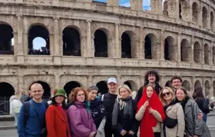 Participantes do projeto vão em uma "caminhada por Roma" para experimentar "a arte, a arquitetura, a história e a beleza" da cidade.