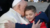 Papa pede aliança entre jovens e velhos para construir uma sociedade fraterna