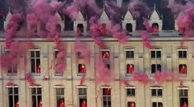 Nuvens de fumaça durante cerimônia de abertura das Olimpíadas Paris 2024 ?? 