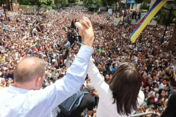 González Urrutia e María Corina Machado