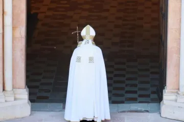 Papa Francisco abre a porta santa em L'Aquila, Itália