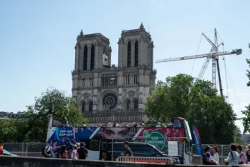 Fachada principal da catedral de Notre Dame de Paris