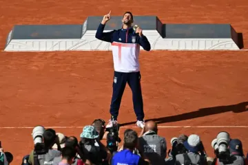 Novak Djokovic com medalha de ouro