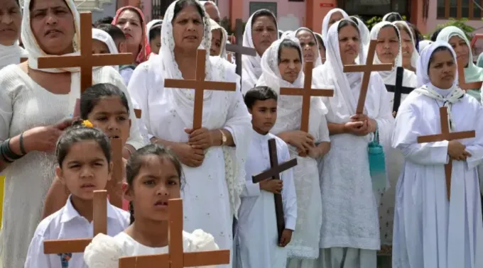 Cristãos participam de procissão de Sexta-Feira Santa em Amritsar, Índia ?? 