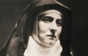 Santa Teresa Benedita da Cruz (Edith Stein), retratada em 1938-1939.