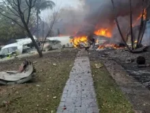 Destroços do avião que caiu hoje (9) em Vinhedo (SP).