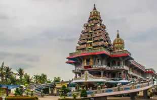 Graha Maria Annai Velangkanni, santuário católico de estilo "Indo-Mughal” em Medan, Indonésia.