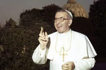 O beato papa João Paulo I nos jardins do Vaticano