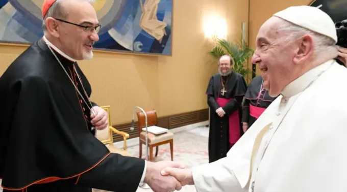 Papa Francisco com o cardeal Pierbattista Pizzaballa, em audiência hoje no Vaticano ?? 