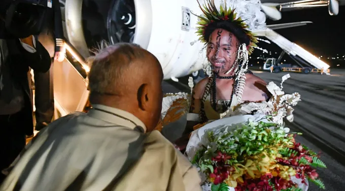 Papa Francisco é recebido hoje em Papua-Nova Guiné ?? 