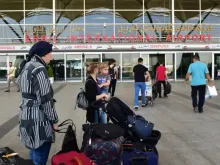 Entrada do Aeroporto Internacional de Erbil em Erbil, Iraque.