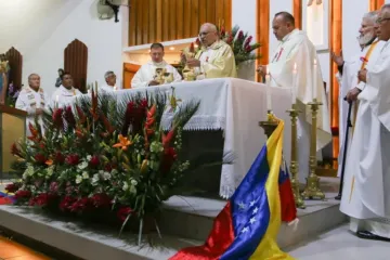 Dom Baltazar cardeal Porras celebra missa hoje em Quito