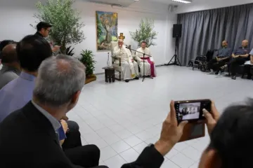 Encontro privado do papa com jesuítas em Singapura