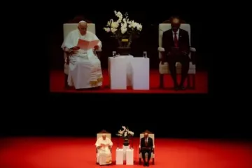 Papa Francisco fala a líderes na Universidade Nacional de Singapura