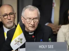 O secretário de Estado da Santa Sé, cardeal Pietro Parolin, participa de sessão plenária na Cúpula sobre a Paz na Ucrânia no resort Burgenstock, perto de Lucerna, Suíça, em 16 de junho de 2024.