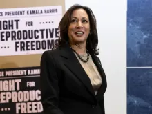 A vice-presidente dos EUA, Kamala Harris, visita clínica de aborto da Planned Parenthood em St. Paul, Minnesota,  EUA, em 14 de março de 2024.