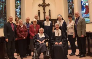 Os grupos religiosos que desafiam o mandato de aborto de Nova York incluem um grupo de irmãs carmelitas, a associação Catholic Charities e a Irmandade de Santa Maria, ordem monástica episcopal anglicana (retratada aqui). |