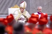 Papa Francisco com cardeais ao proclamar a bula do Jubileu 2025.