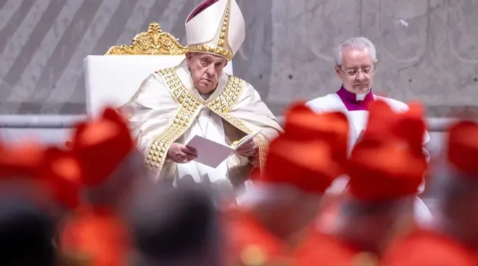 Papa Francisco com cardeais ao proclamar a bula do Jubileu 2025 ?? 