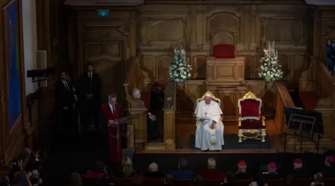 Papa Francisco em reunião hoje (27) se reúne com acadêmicos da KU Leuven ?? 