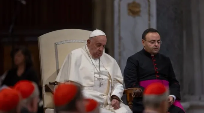 Papa Francisco na oração do rosário pela paz na Terra Santa ?? 