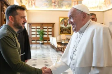 Papa Francisco recebe Volodymyr Zelensky no Vaticano