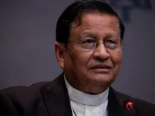 O arcebispo de Yangon, Mianmar, dom Charles cardeal Bo, presidente da Federação das Conferências Episcopais Asiáticas (FABC, na sigla em inglês), em entrevista coletiva ontem (17) no Vaticano.