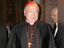 O cardeal Renato Raffaele Martino, principal diplomata da Santa Sé na Organização das Nações Unidas (ONU) por 16 anos e chefe de dois conselhos pontifícios em Roma por vários anos, morreu ontem (28) aos 91 anos.