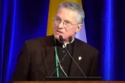 O arcebispo do ordinariato militar dos EUA, dom Timothy Broglio, presidente da USCCB, fala na audiência plenária de outono da USCCB em 14 de novembro de 2023.