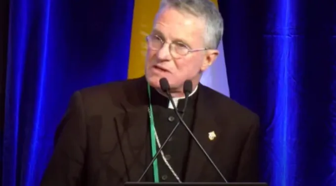 Dom Timothy Broglio, presidente da USCCB, fala na audiência plenária de outono da USCCB ?? 