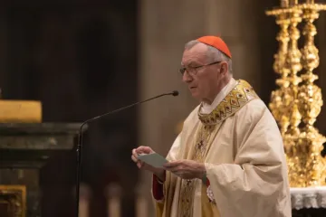 Cardeal Pietro Parolin celebra missa pela paz na Ucrânia