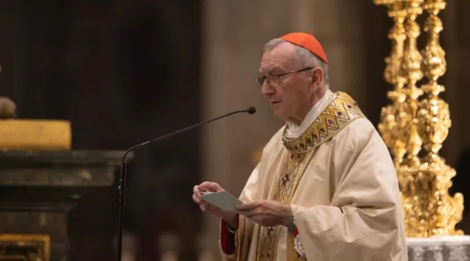 Cardeal Pietro Parolin celebra missa pela paz na Ucrânia ?? 