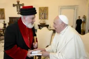 Papa Francisco recebe o patriarca católico da Igreja Assíria do Oriente, Mar Awa III, no Vaticano, em 9 de novembro de 2024.