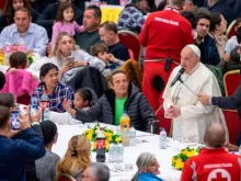 Papa Francisco ontem (17) em almoço no Dia Mundial dos Pobres 2024.