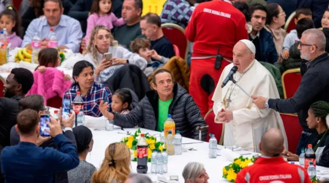 Papa Francisco em almoço no Dia Mundial dos Pobres 2024 ?? 